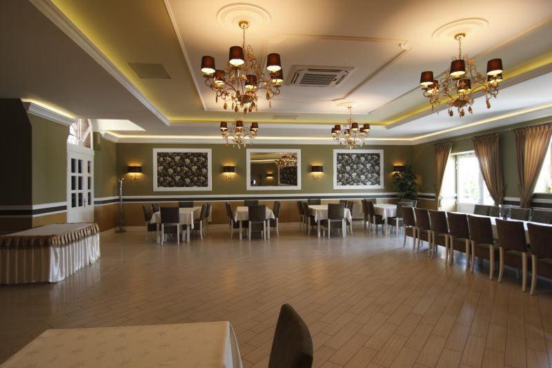 Hotel Pod Zlota Korona Ополе Екстер'єр фото
