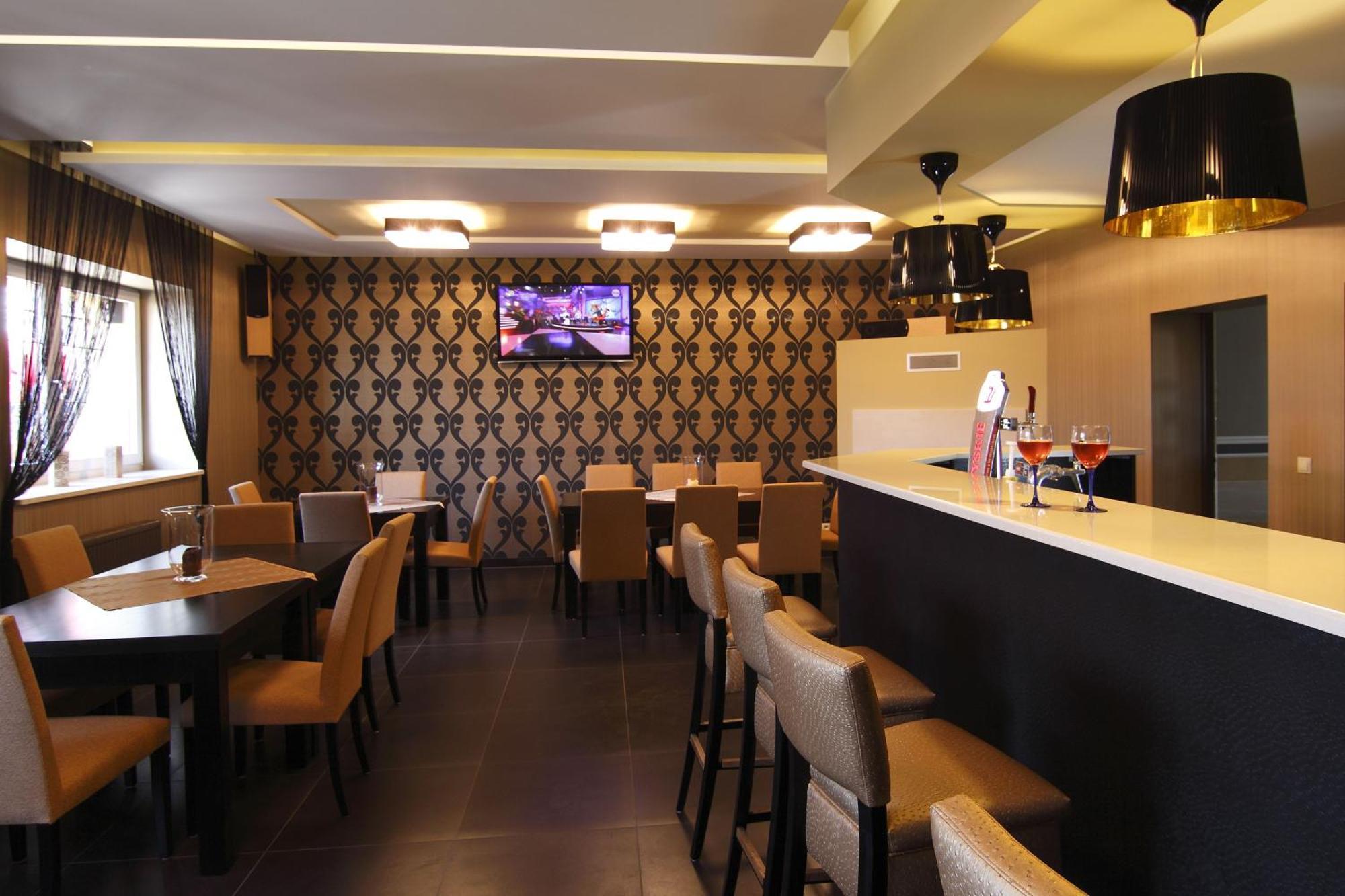 Hotel Pod Zlota Korona Ополе Екстер'єр фото