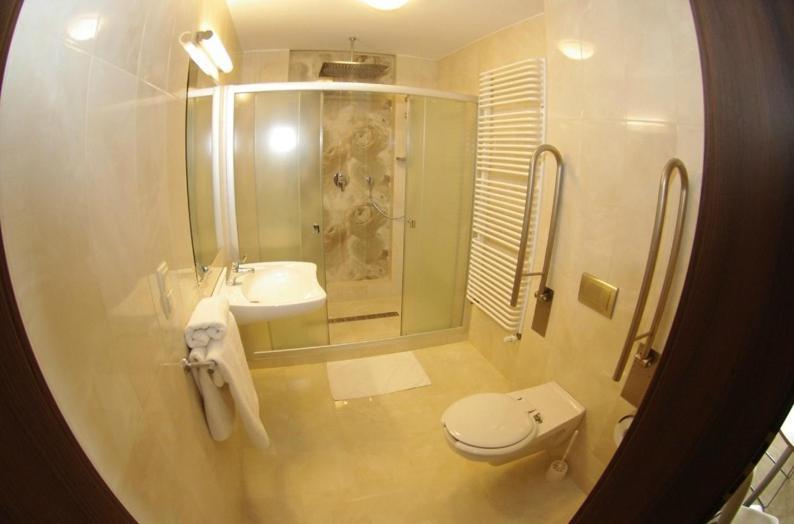 Hotel Pod Zlota Korona Ополе Номер фото