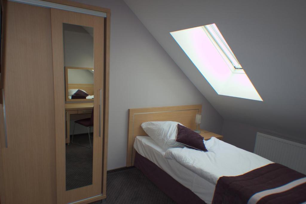 Hotel Pod Zlota Korona Ополе Номер фото